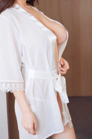 年轻的女朋友交换3_720在线观看完整版